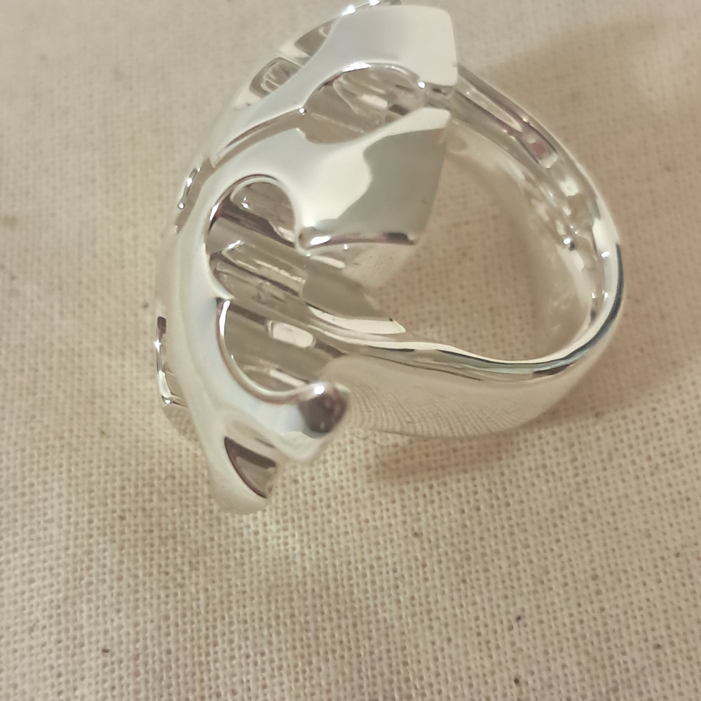Tory Burch Elegant Silver Women's Ring. Size 5